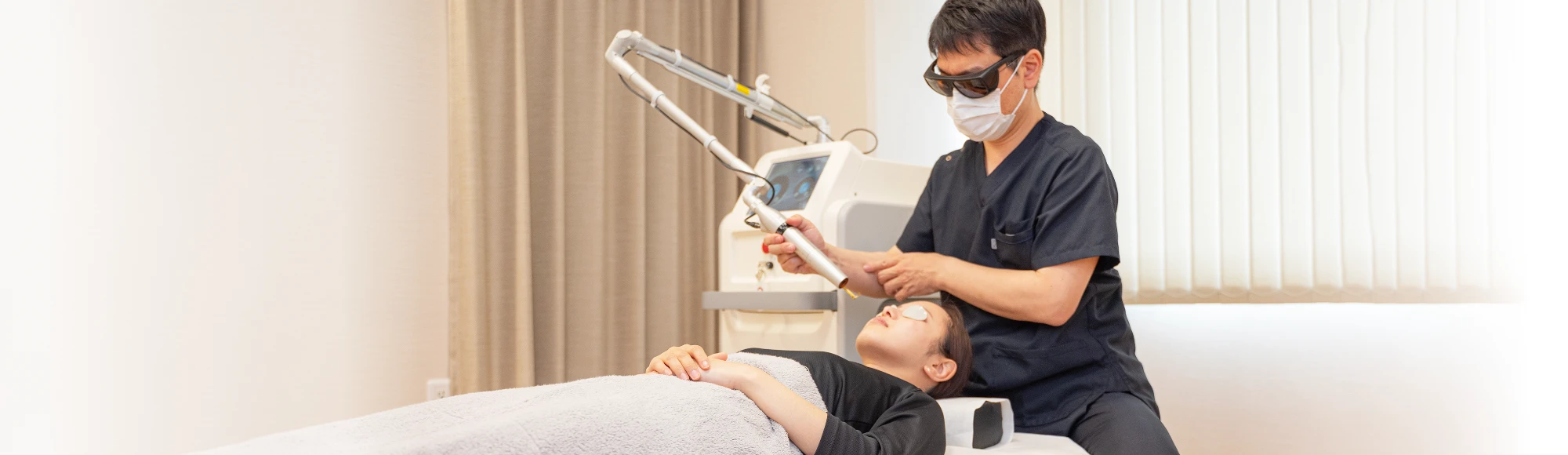 キービジュアル施術風景